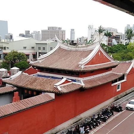 Temple Side Hostel Tainan Exterior foto