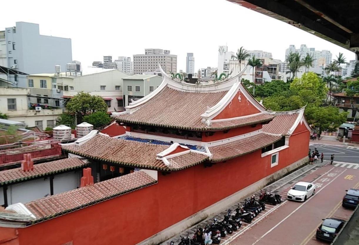 Temple Side Hostel Tainan Exterior foto